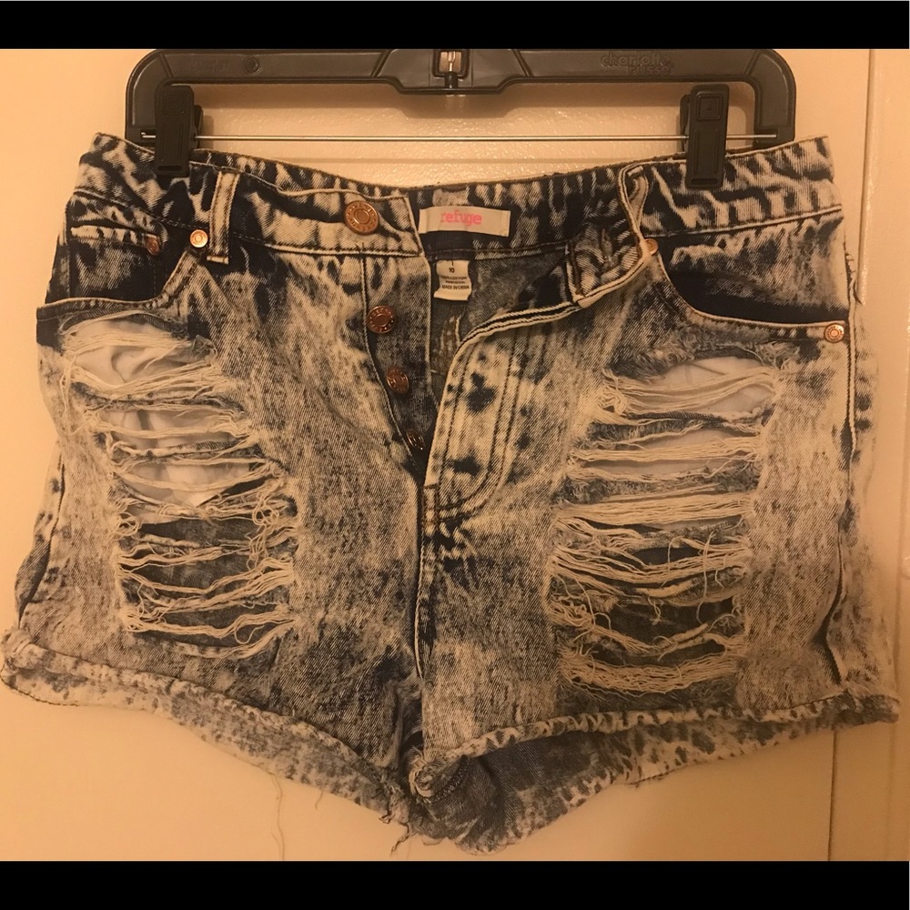 Destroyed denim shorts - size 10